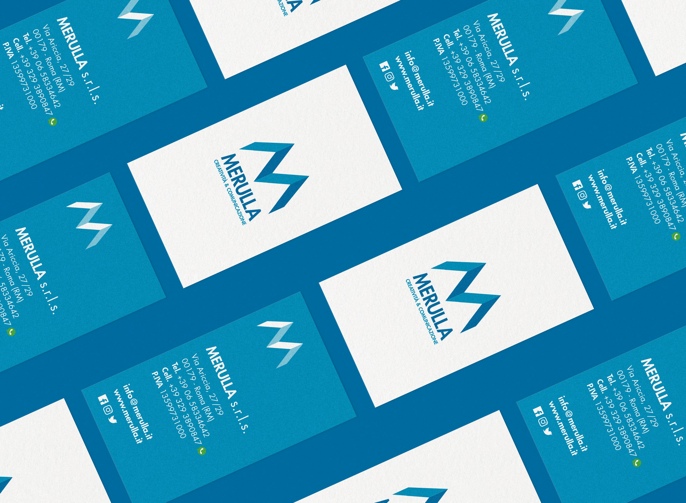 Business card isometric su sfondo blu