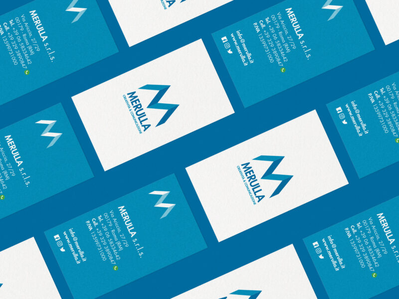 Business card isometric su sfondo blu